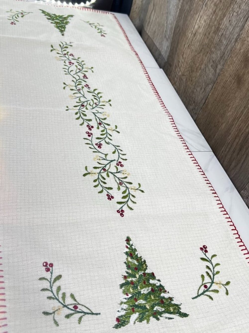 NEW Christmas Tree Table Runner Better Home & Gardens Holiday Holly 14x36"